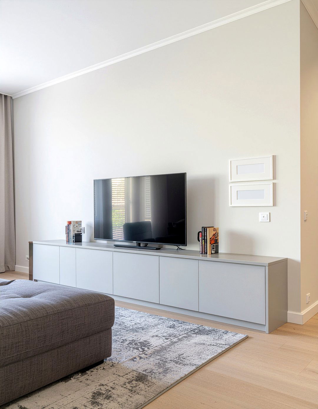 Low profile long media console - 30 living room wall unit ideas