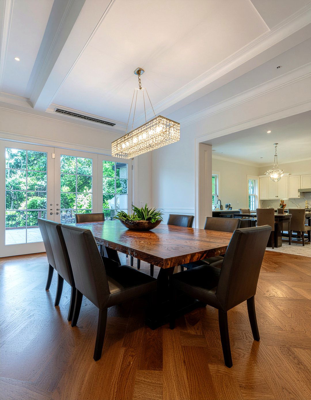 Luxury Dining Room - 30 dining room personality ideas