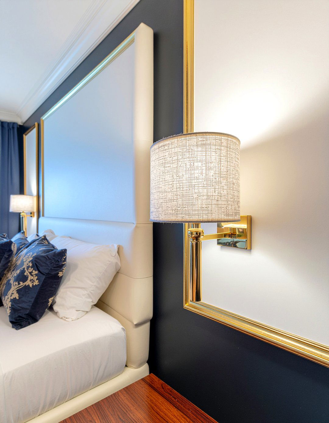 Luxury Gold Wall Sconce - 30 bedroom lighting ideas