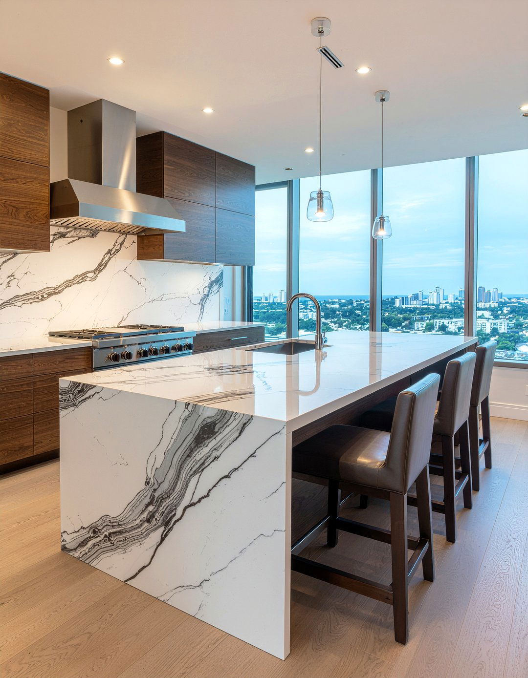 Luxury Kitchen Island - 30 penthouse kitchen ideas