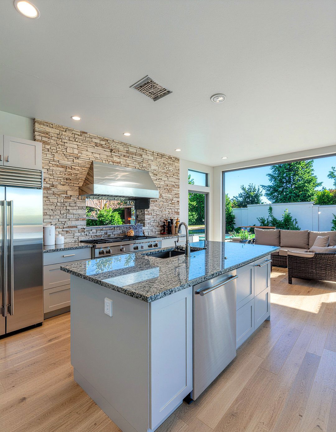 30 Pool House Kitchen Ideas for a Smart Outdoor Layout