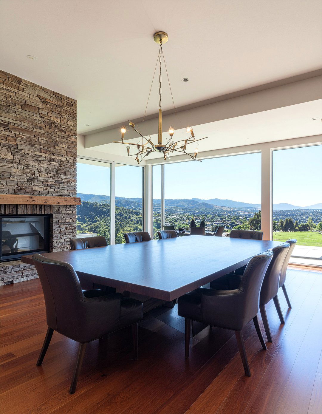 Luxury mountain home interior - 30 cabin dining room ideas