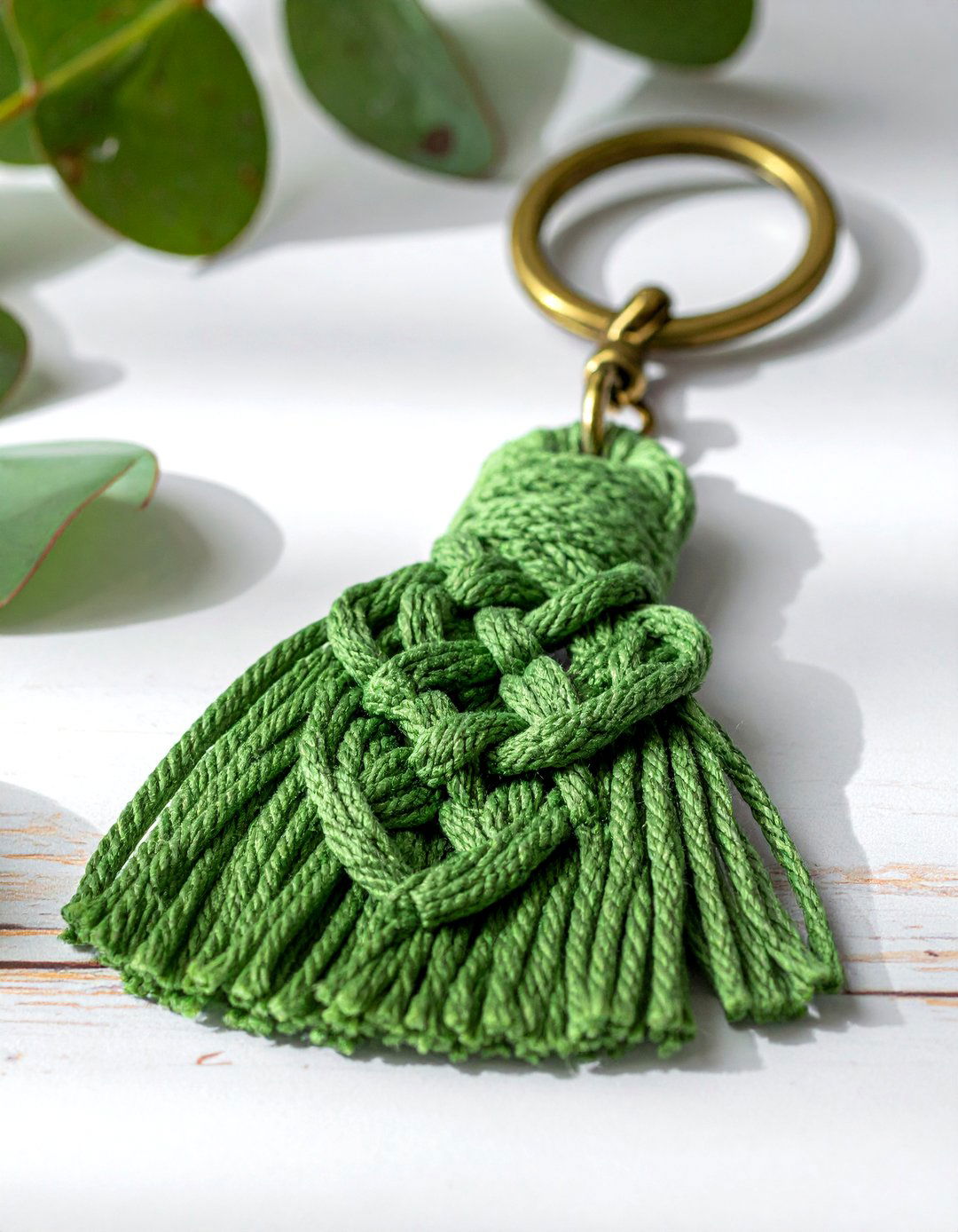 Macrame Keychain - 30 macrame ideas