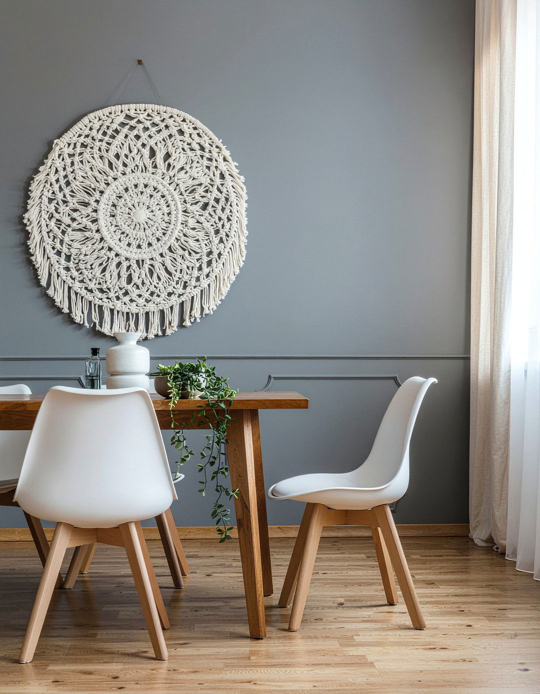 Macrame Wall Hanging - 30 rental dining room ideas