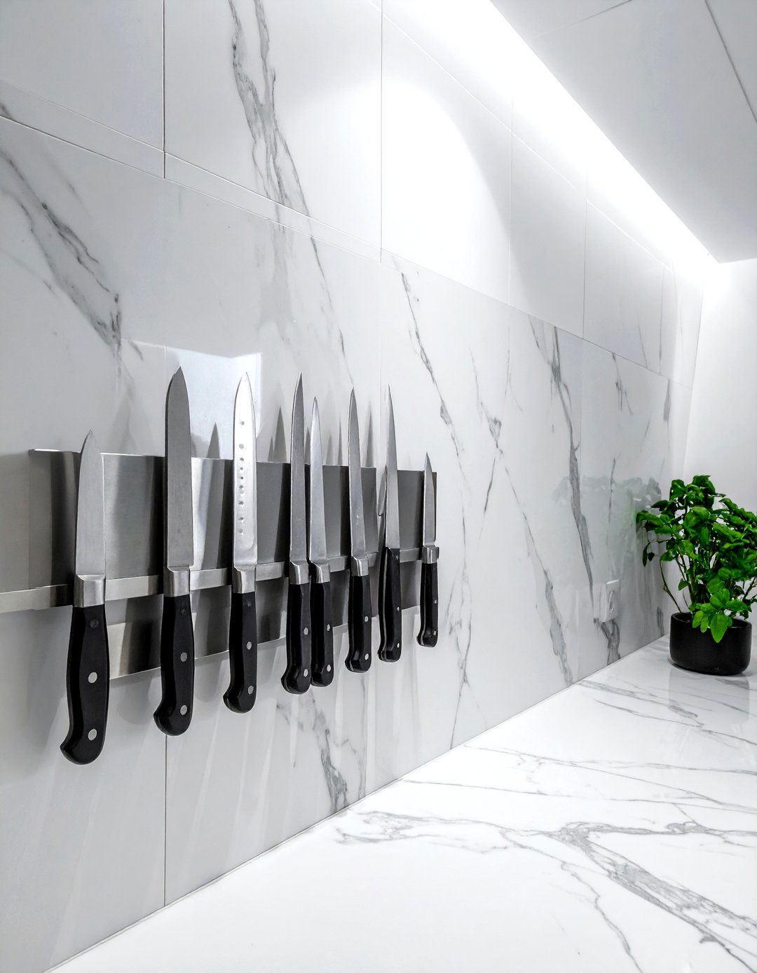 Magnetic Knife Strip Wall - 30 kitchen overhead storage ideas