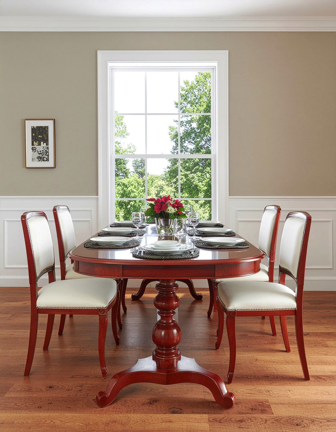 Mahogany Dining Table - 30 dining room classic element ideas
