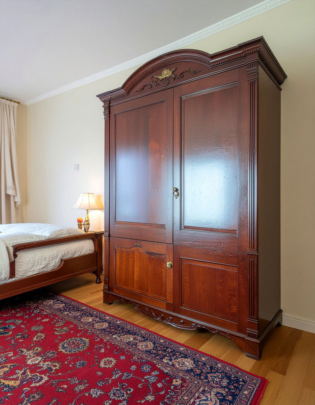 Mahogany Wardrobe Closet - 30 Victorian bedroom ideas