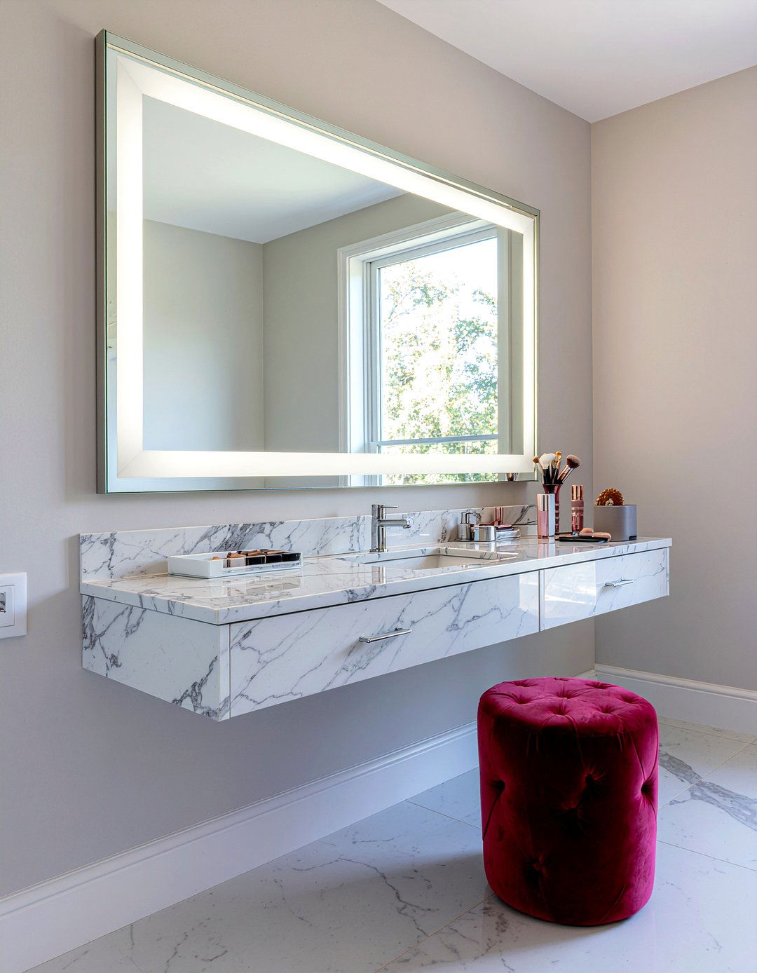 Makeup Station - 30 master bathroom layout ideas