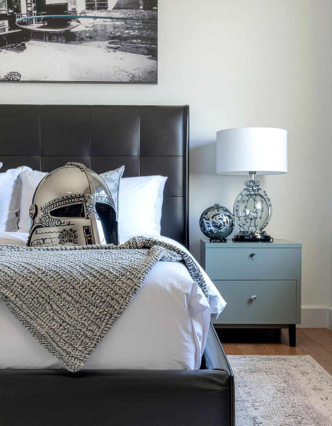 Mandalorian Helmet Decor - 30 Star Wars bedroom ideas