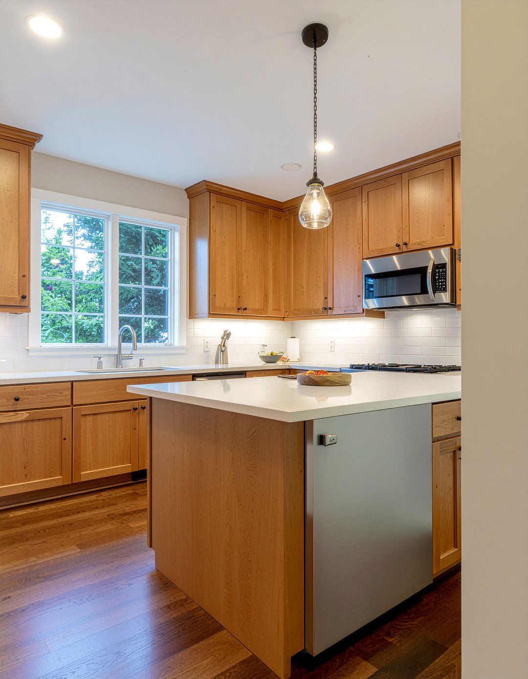 Maple raised panel cabinets - 30 raised panel kitchen cabinet ideas