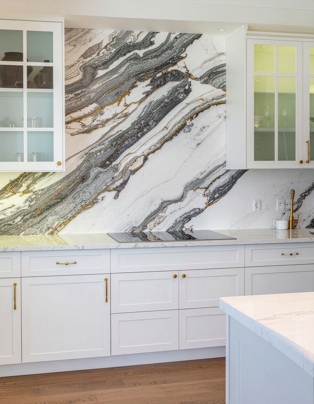Marble Backsplash - 30 full kitchen remodel ideas