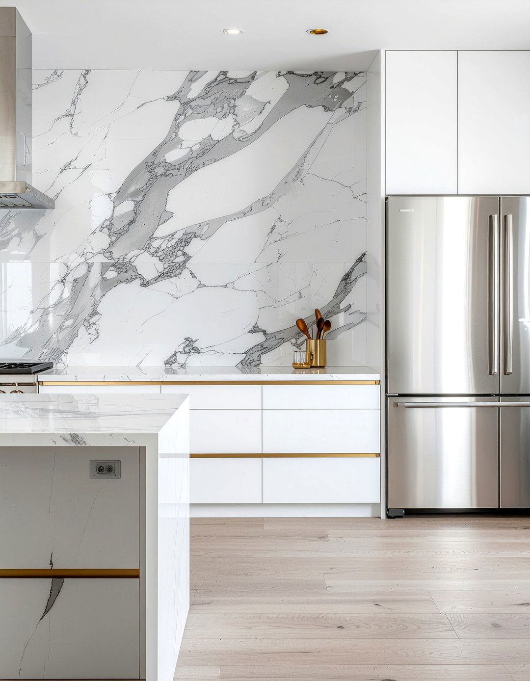 Marble Backsplash Kitchen - 30 panel-ready refrigerator kitchen ideas