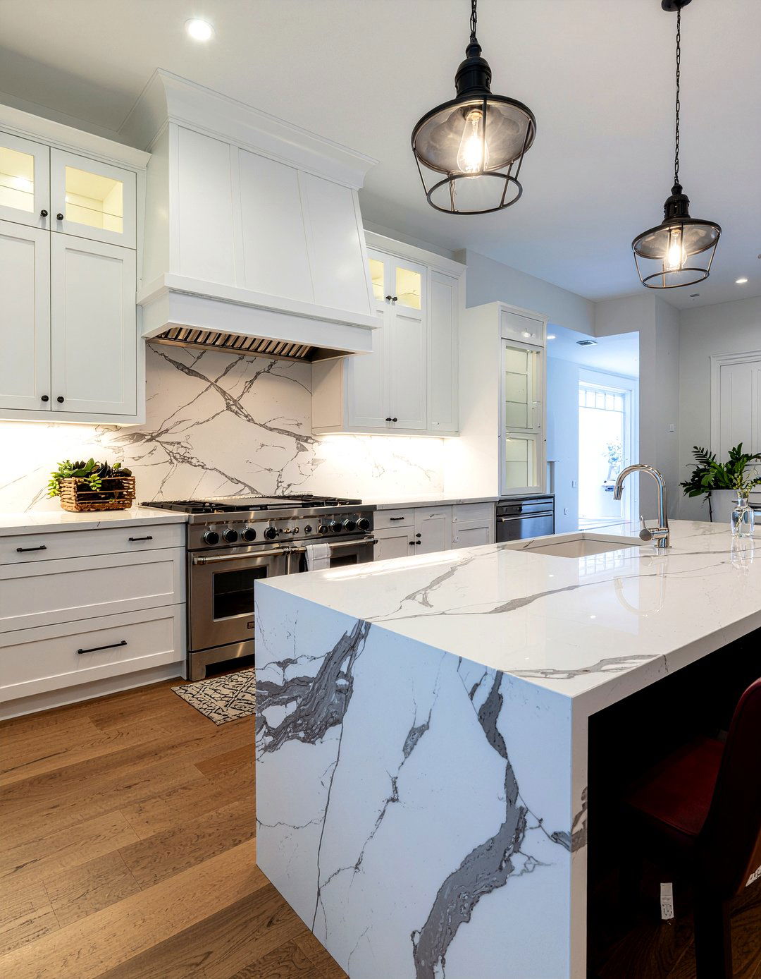 Marble Countertops - 30 model home kitchen ideas