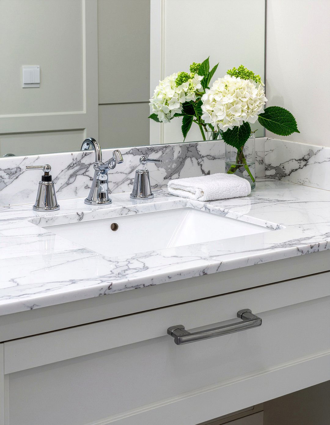 Marble Countertops - 30 New England bathroom ideas