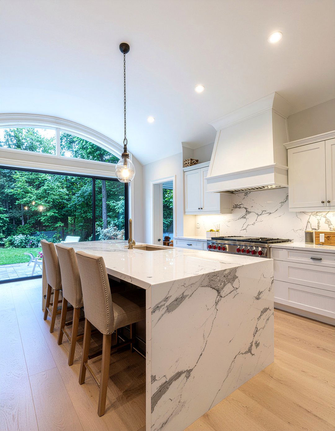 Marble Kitchen Island - 30 kitchen vaulted ceiling ideas