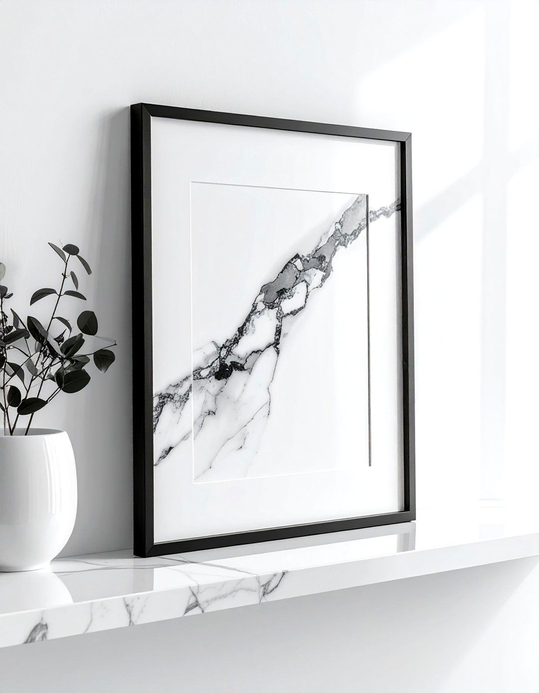 Marble Picture Frame - 30 marble decor ideas