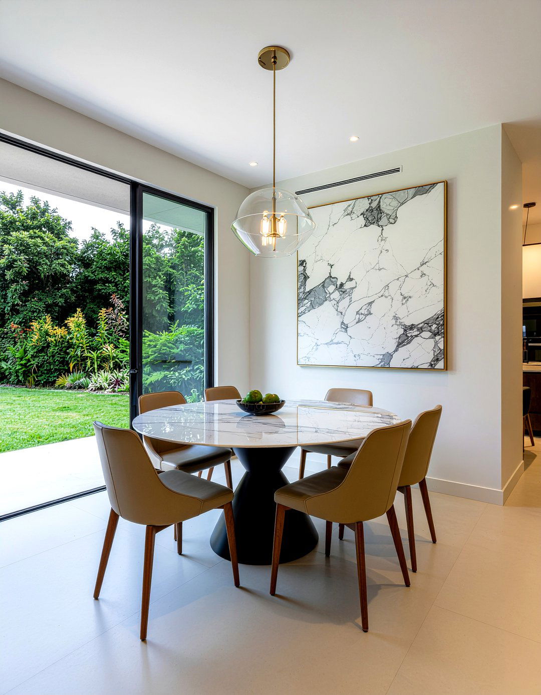 Marble Top Pedestal Table - 30 bungalow dining room ideas