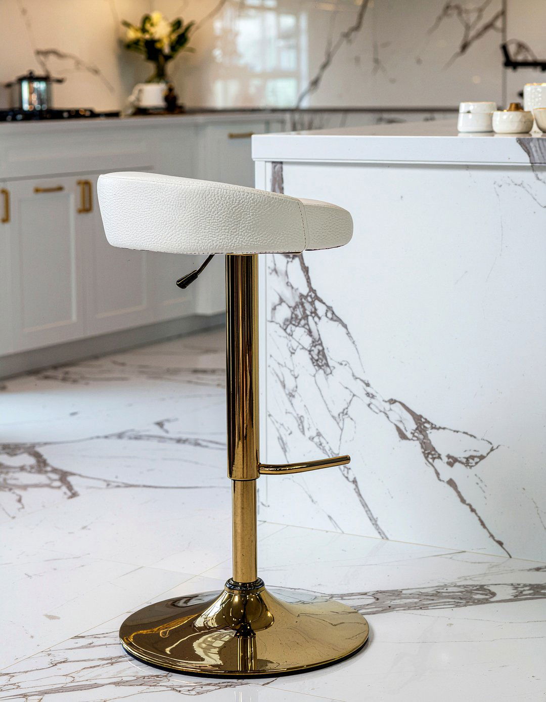 Marble base bar stool - 30 kitchen bar stool ideas