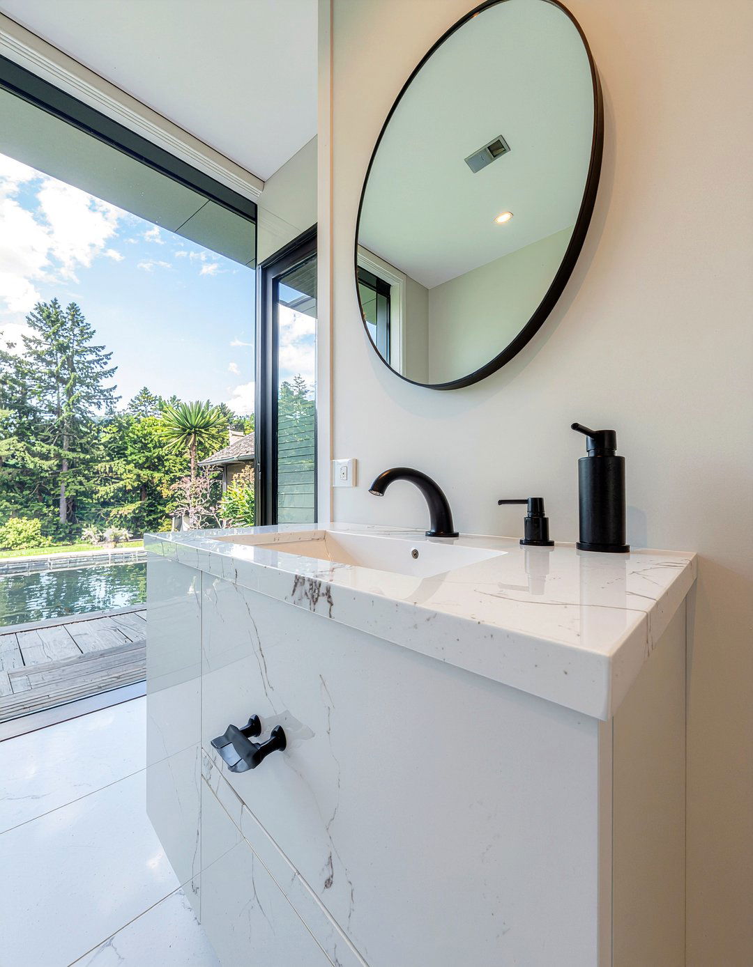 Marble bathroom with black hardware - 30 marble countertop bathroom ideas