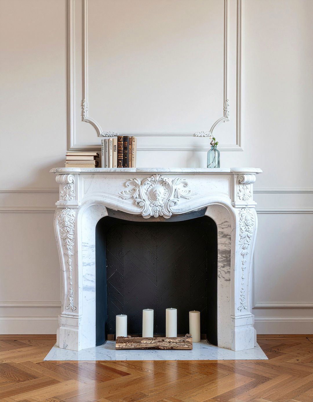 Marble bedroom fireplace - 30 Parisian bedroom ideas