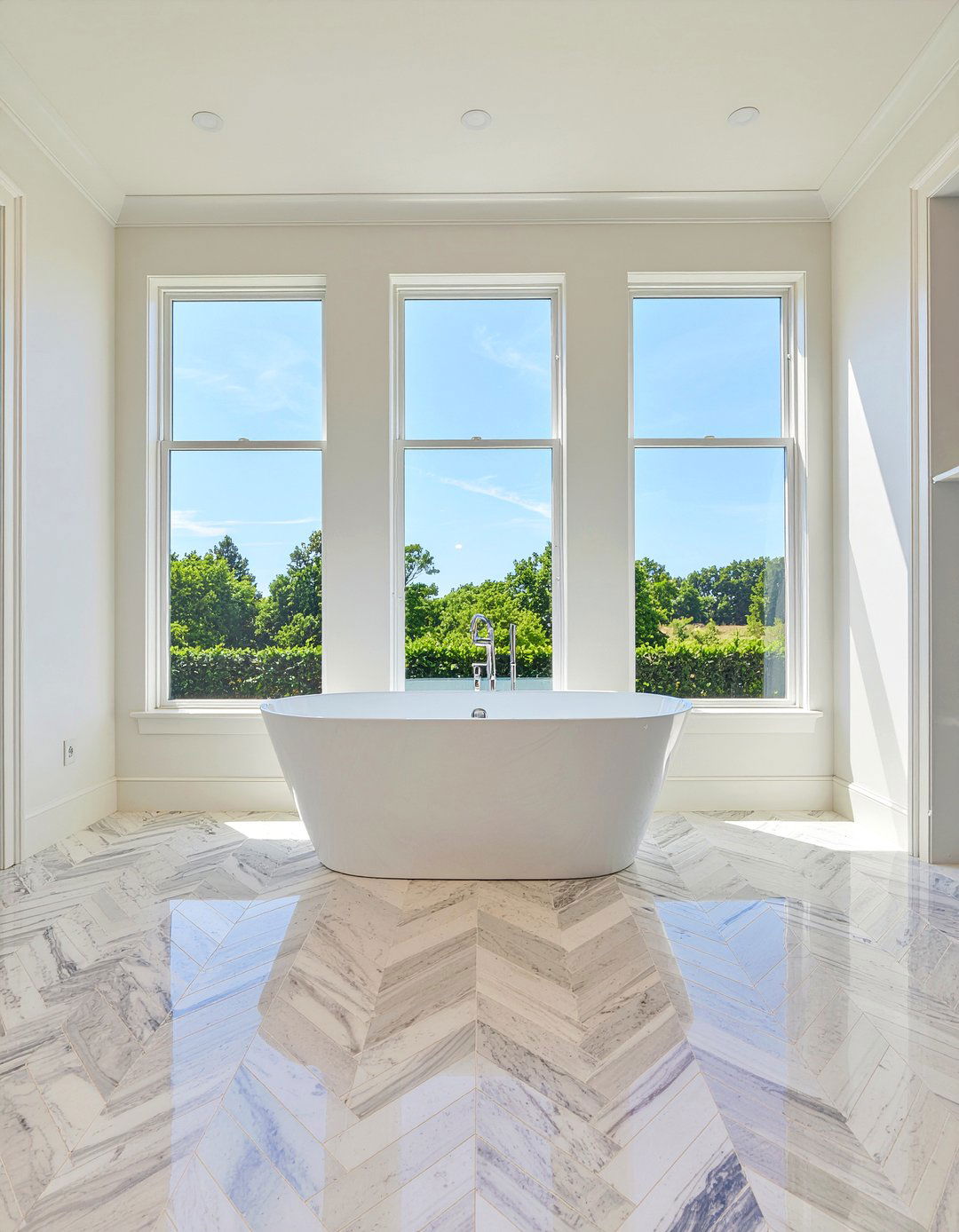 Marble herringbone bathroom floor - 30 herringbone tile bathroom ideas