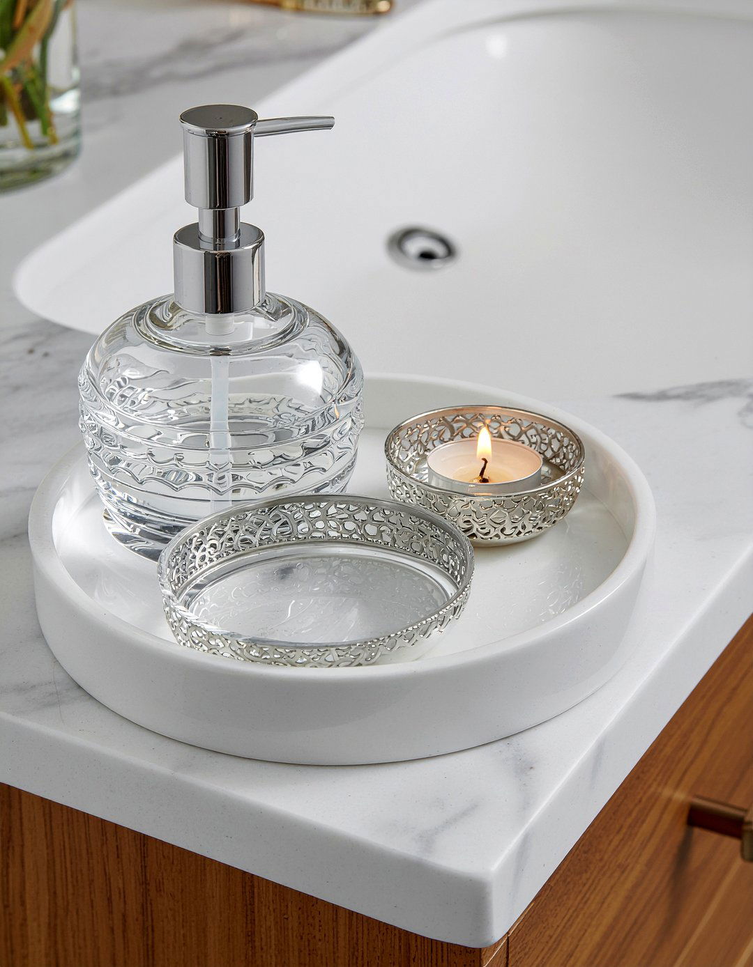 Marble tray on bathroom counter - 30 bathroom layering ideas