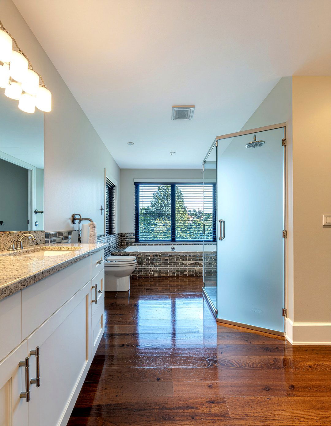 Master bedroom corner bathroom - 30 bathroom conversion ideas