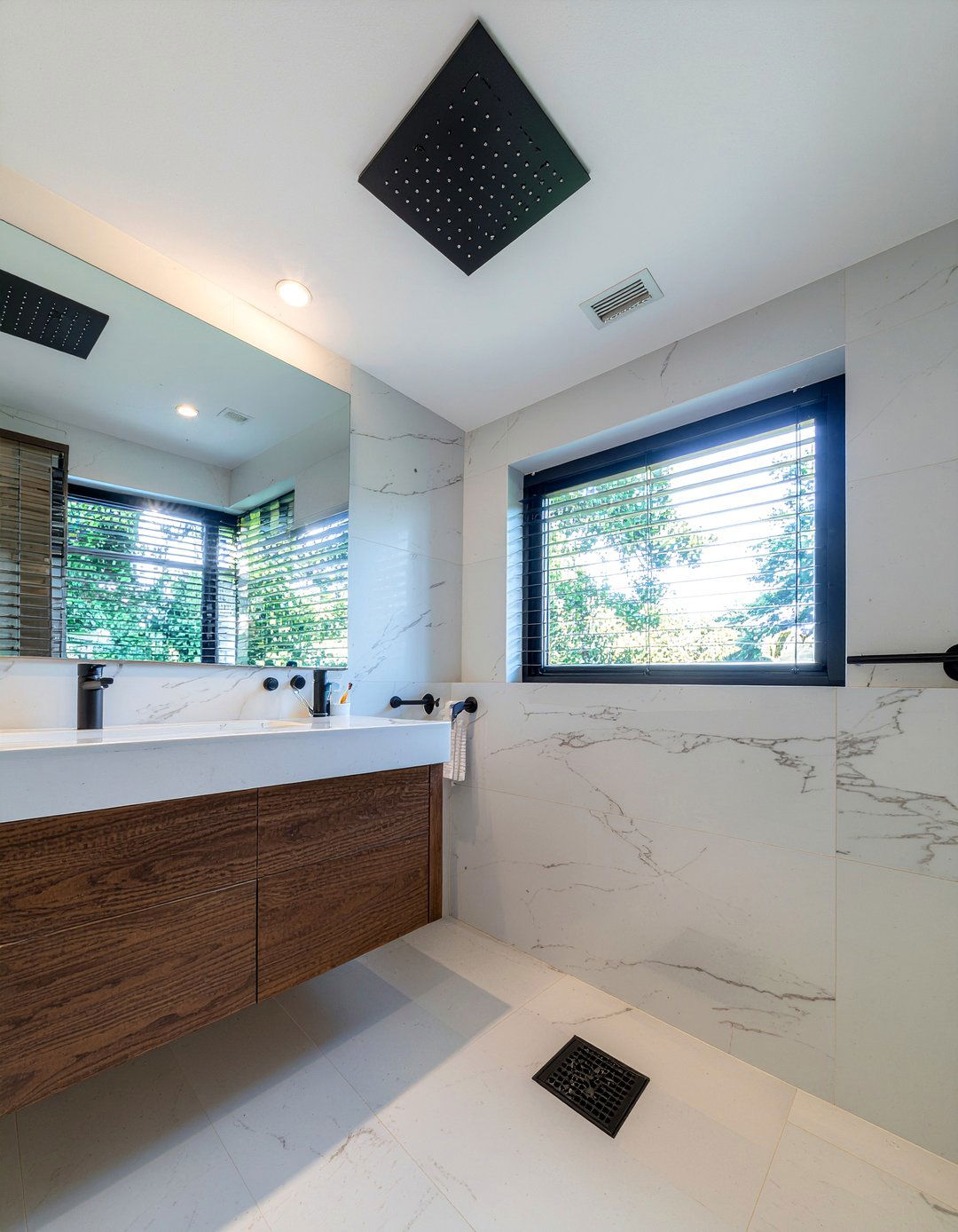 Matte Black Rain Shower Head - 30 matte black bathroom ideas