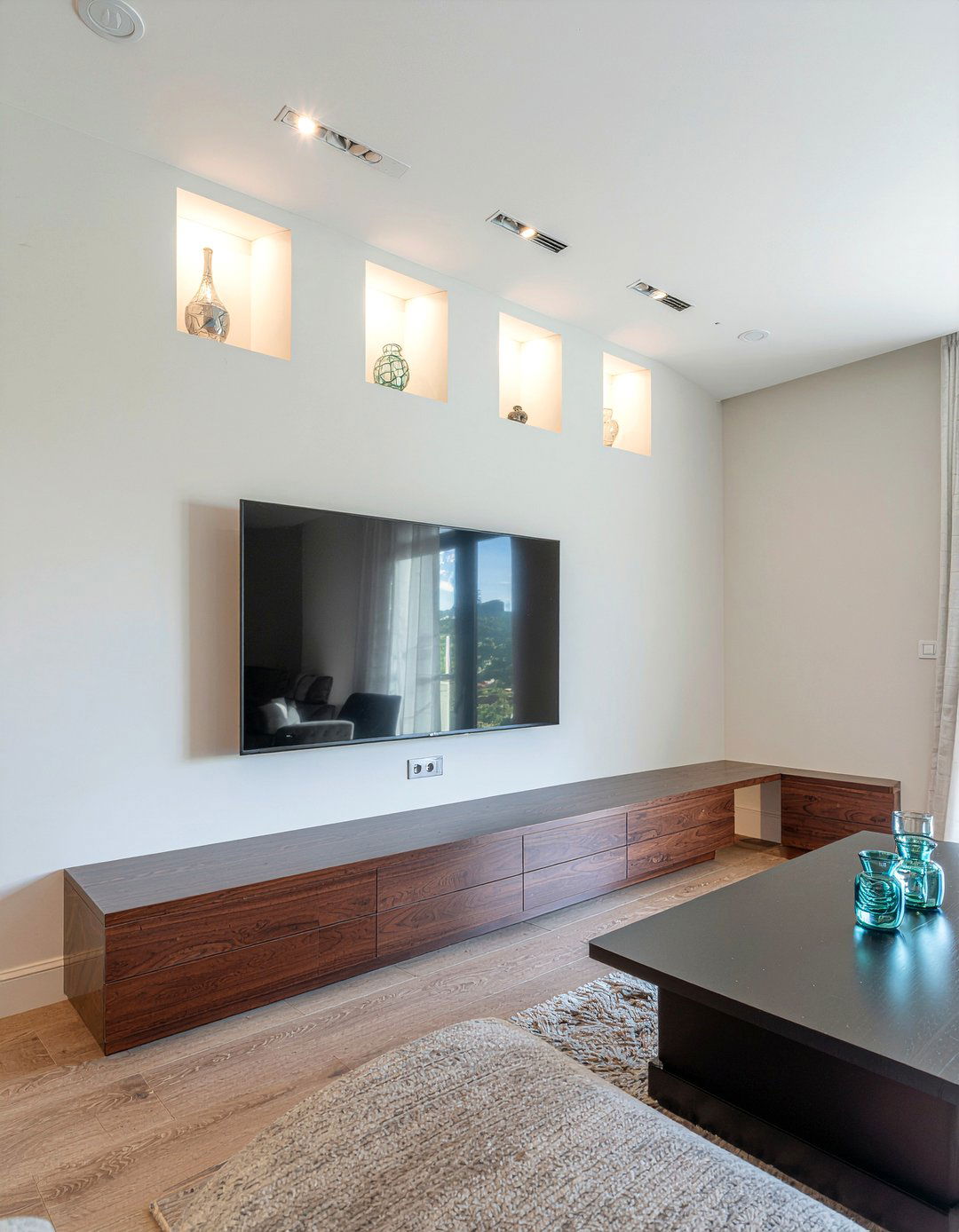 Media Wall With Display Niche - 30 living room media wall ideas