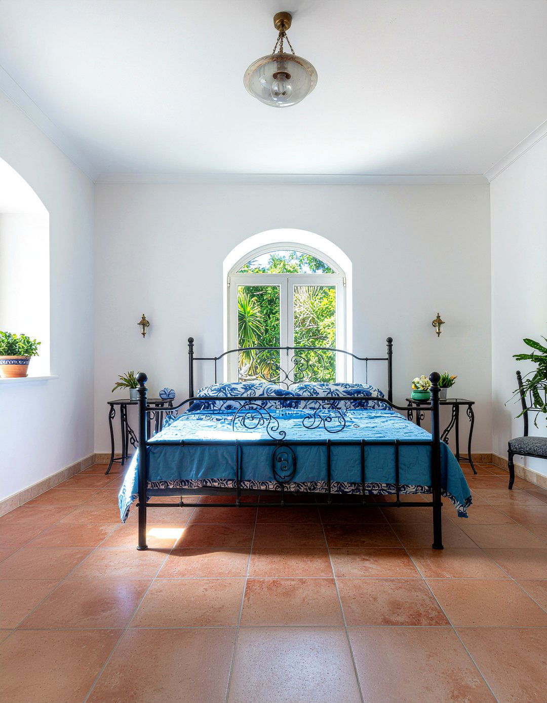 Mediterranean Coastal Bedroom - 30 ocean themed bedroom ideas