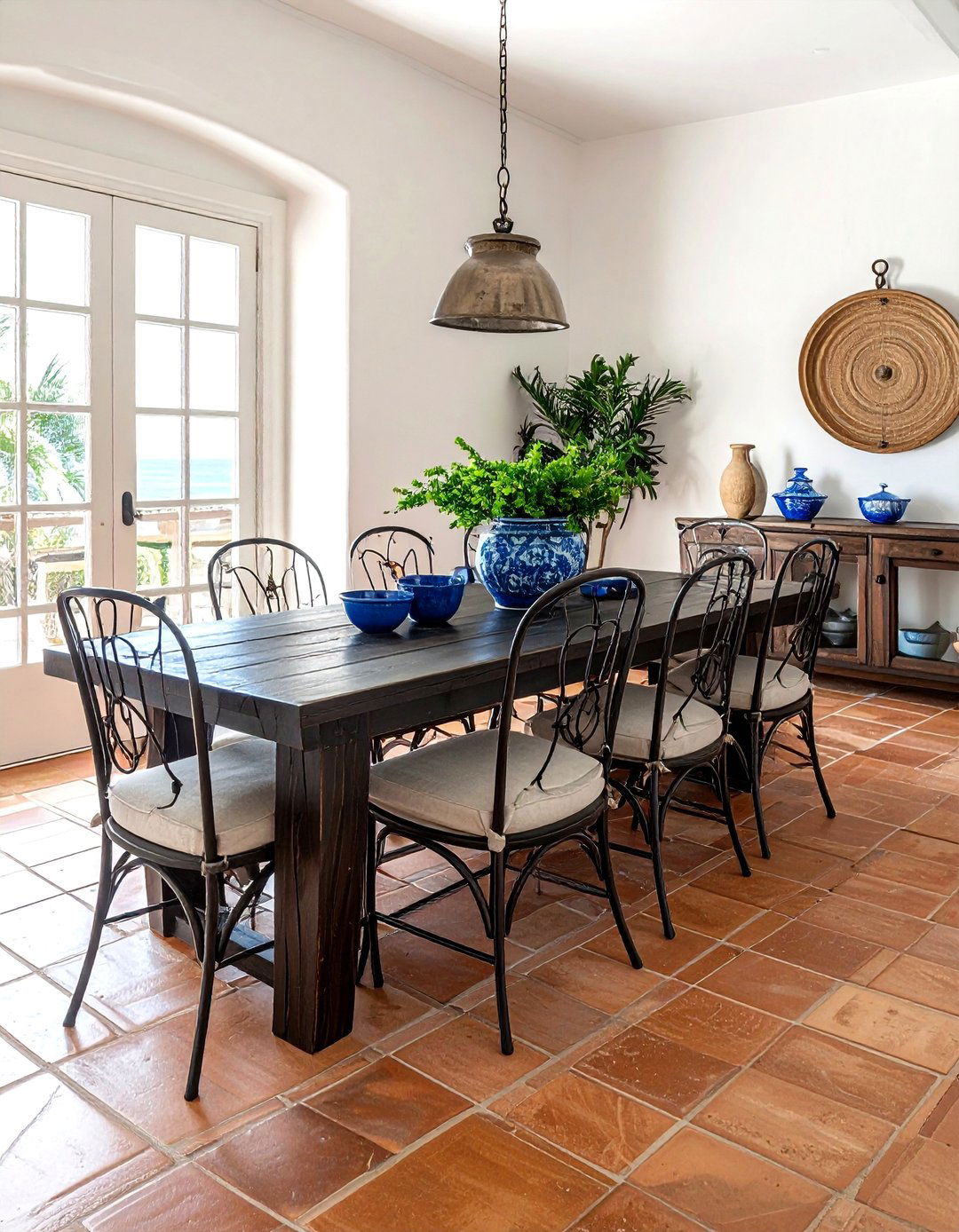 Mediterranean Coastal Dining Room - 30 coastal dining room ideas