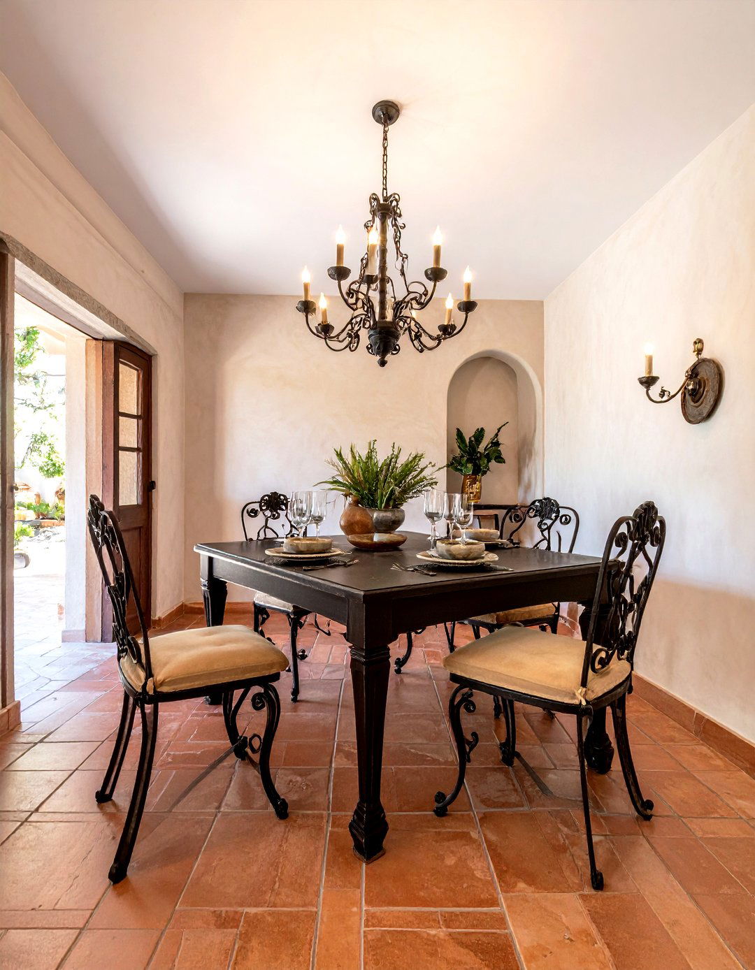 Mediterranean Dining Room - 30 layered dining room ideas