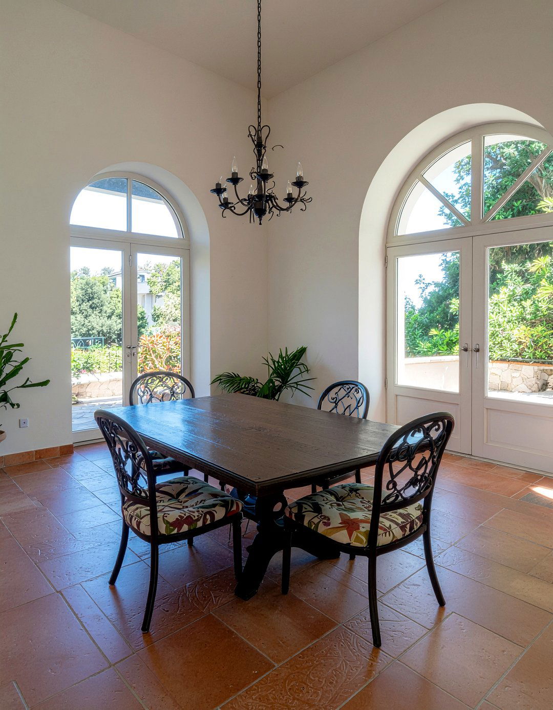 Mediterranean Dining Room - 30 personalized dining room ideas