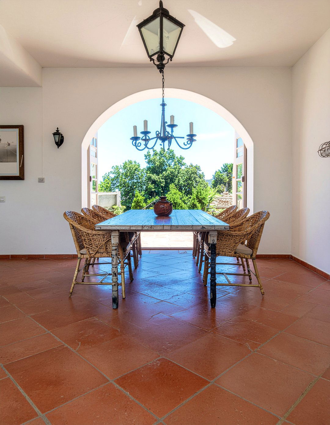 Mediterranean Terracotta Floor Dining Room - 30 no rug dining room ideas