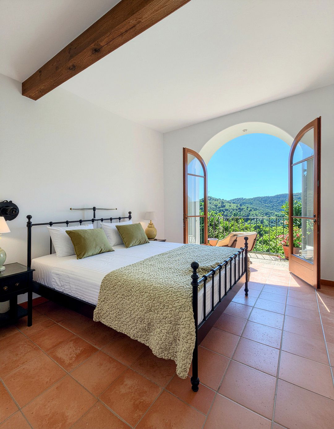 Mediterranean bedroom - 30 resort bedroom ideas