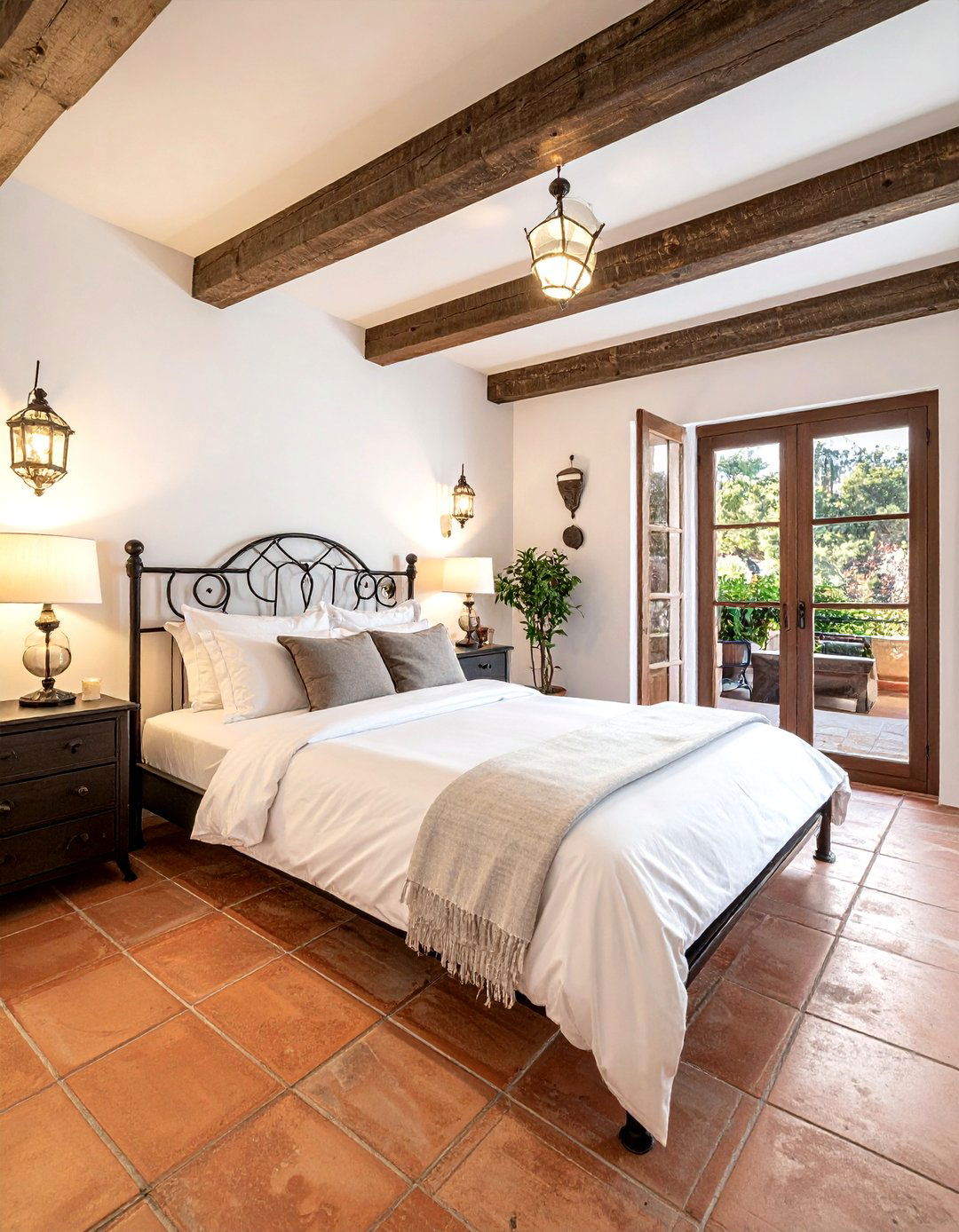 Mediterranean villa bedroom - 30 period home bedroom ideas