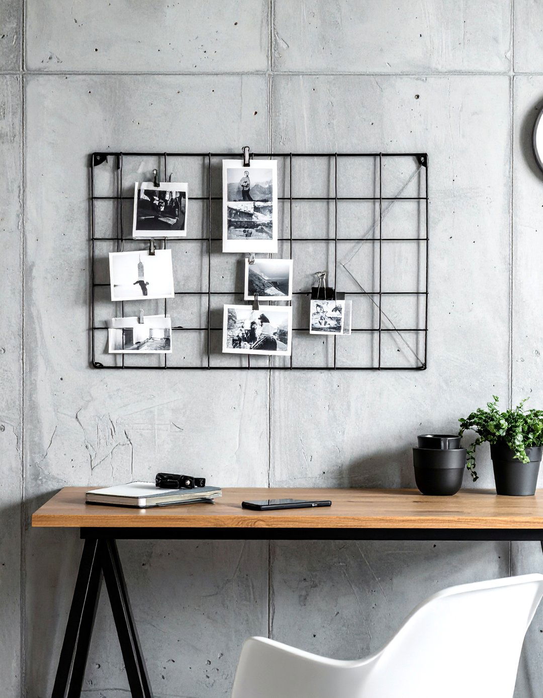 Metal Grid Organizer - 30 photo display ideas