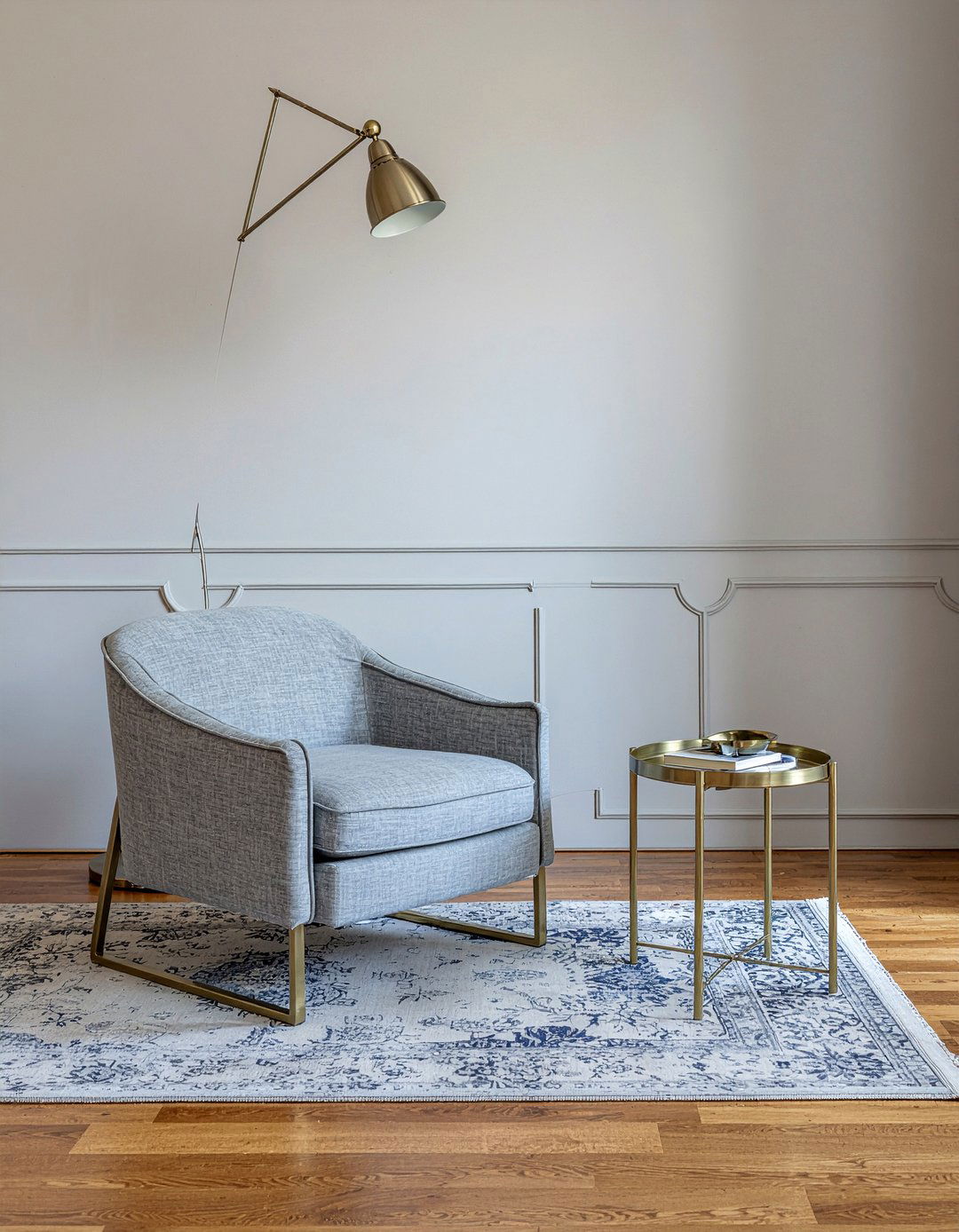 Metal accent furniture - 30 minimalist living room ideas