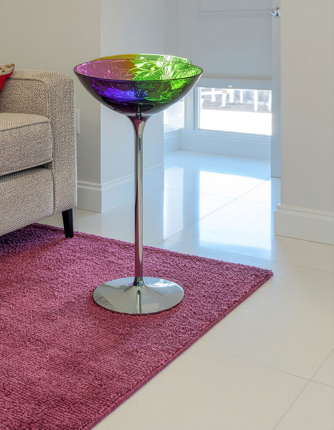 Metal pedestal - 30 chrome accent living room ideas