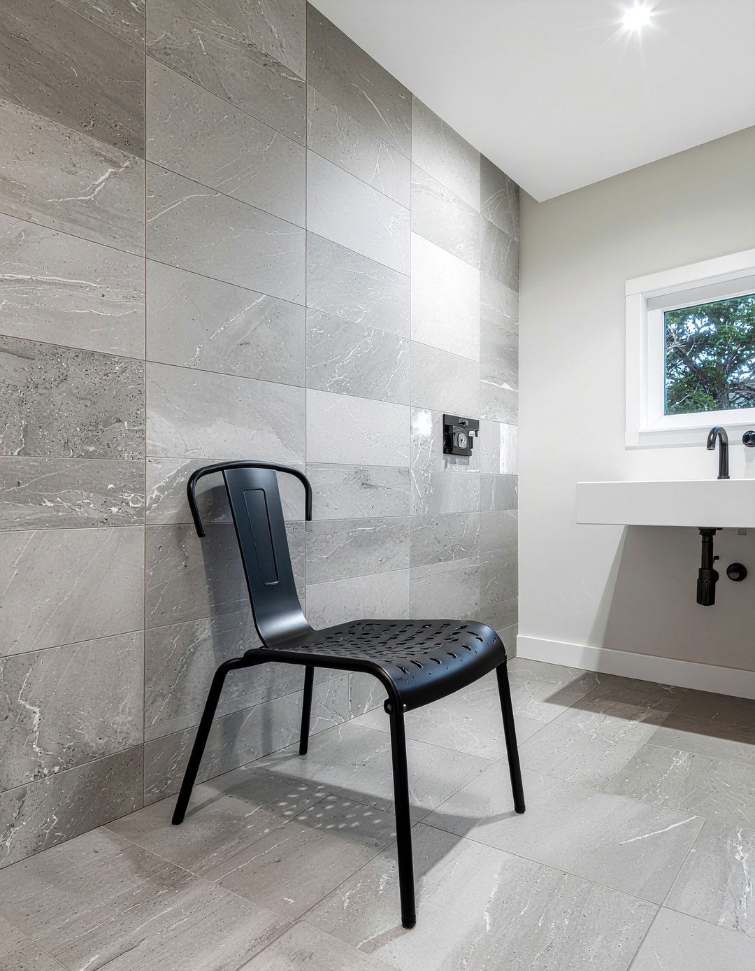 Metal shower chair - 30 bathroom chair ideas