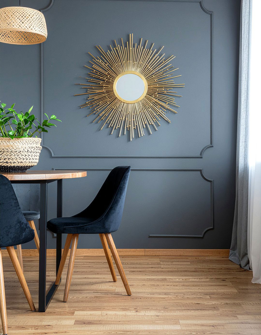 Metal wall sculpture - 30 dining room wall decor ideas