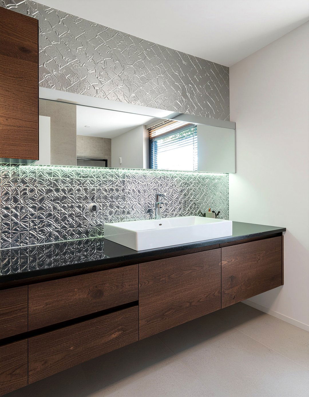 Metallic Arabesque Backsplash - 30 arabesque tile bathroom ideas