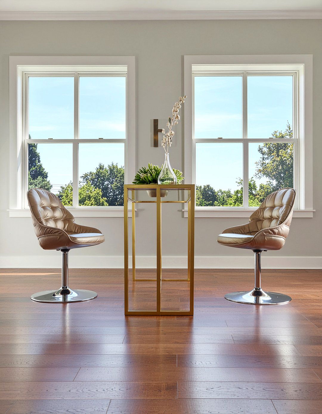 Metallic Finish Furniture - 30 grand living room ideas