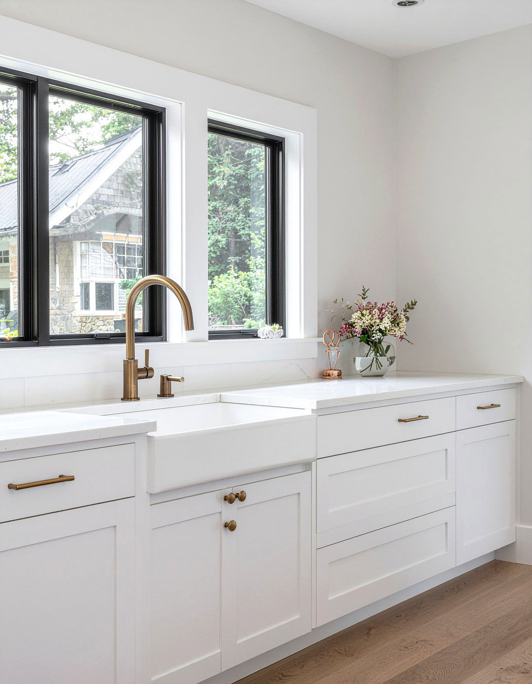 Metallic Kitchen Hardware - 30 light-filled kitchen ideas