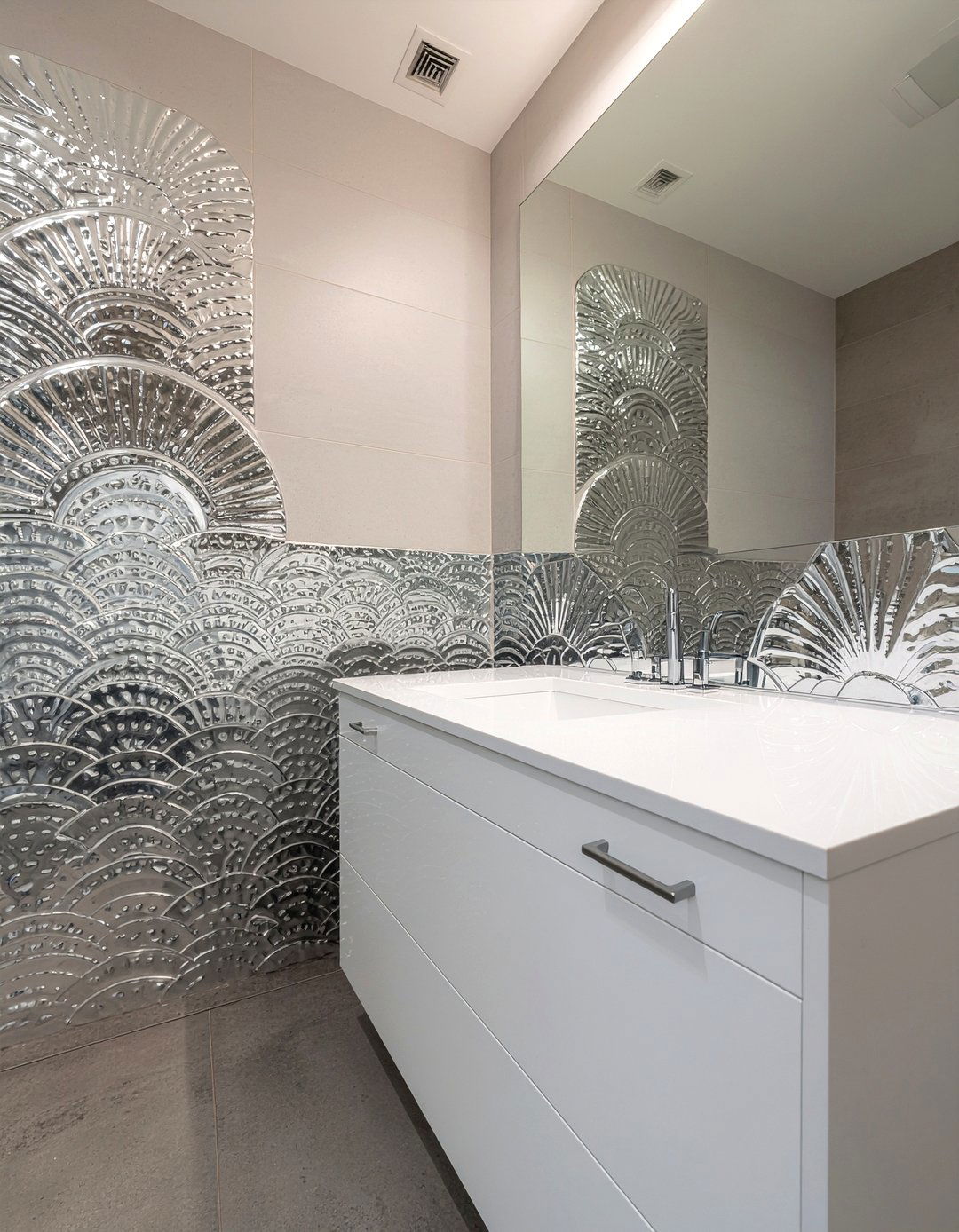 Metallic Scalloped Tile Backsplash - 30 scalloped tile bathroom ideas