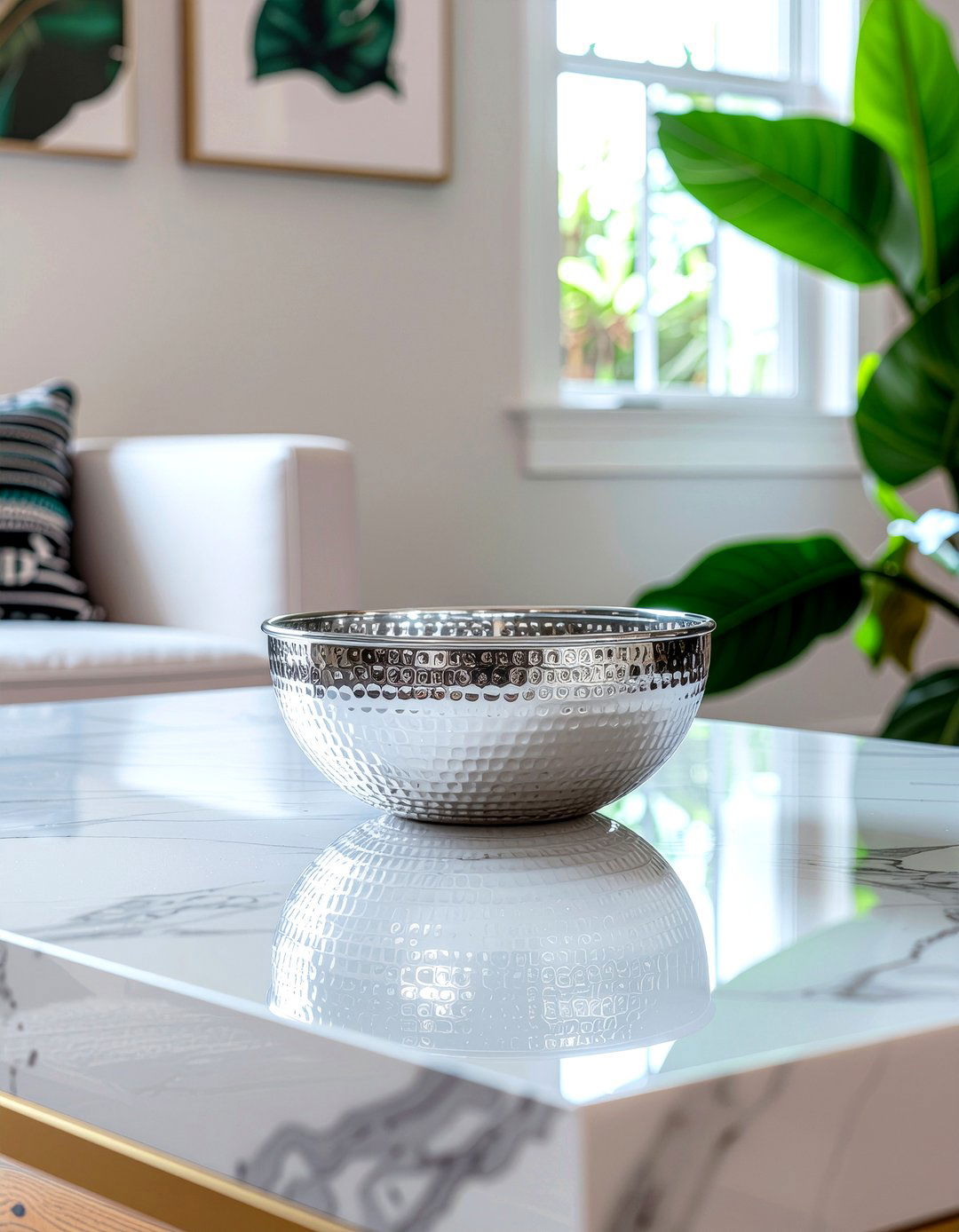 30 Chrome Accent Living Room Ideas for Sleek Interiors