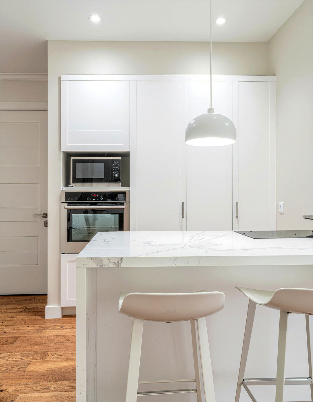 Microwave Under Breakfast Bar - 30 kitchen microwave ideas