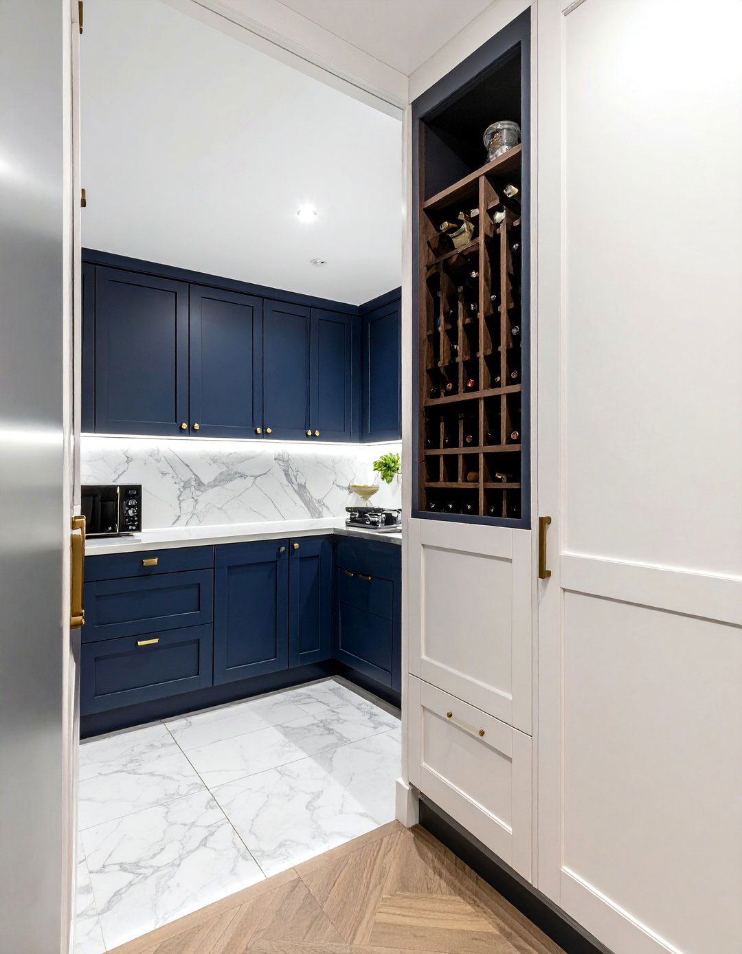 Microwave in butlers pantry - 30 countertop microwave kitchen ideas