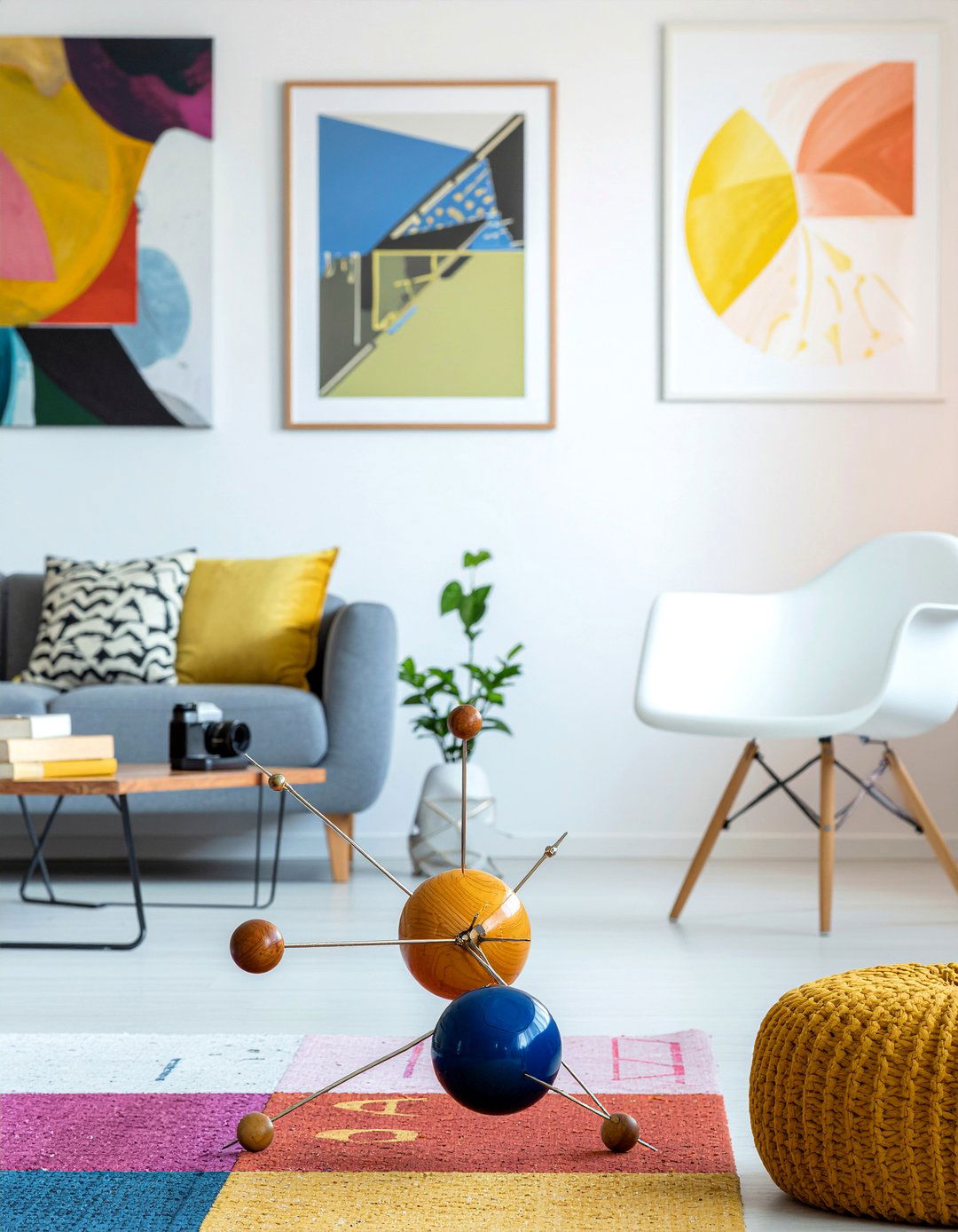 Mid Century George Nelson Clock - 30 living room vintage clocks