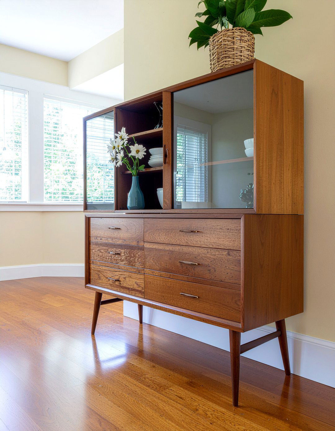 Mid Century Modern China Cabinet - 30 dining room china cabinet ideas